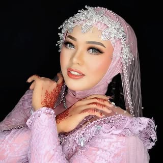 Tata Salon Boloh Profile